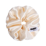 علبة هدايا فاخرة (إصدار محدود) – اسكرنشي حرير، كوب إيجابي، شنطة قهوة، شفاطات قابلة لإعادة الاستخدام – هدية مثالية للصديقة المقرّبة، الأصدقاء، الأم أو الأخت